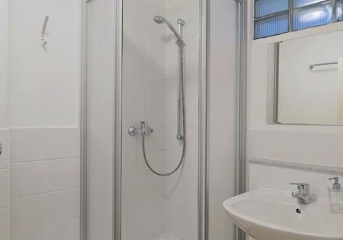 Dusche im Bad