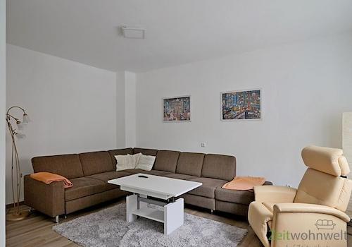 Sofa und Sessel