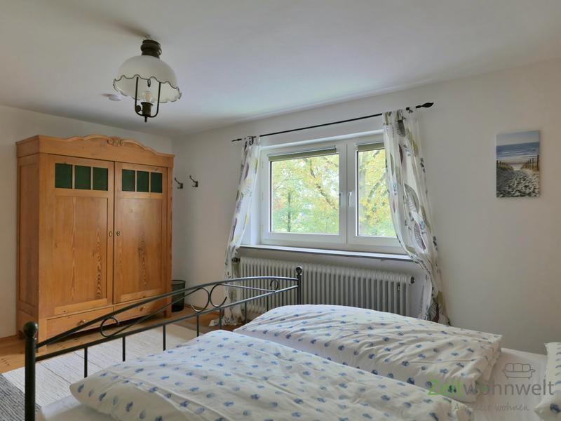 großer Kleiderschrank