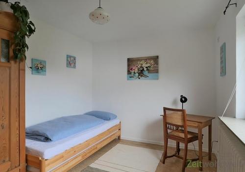 Blick ins kleine Schlafzimmer