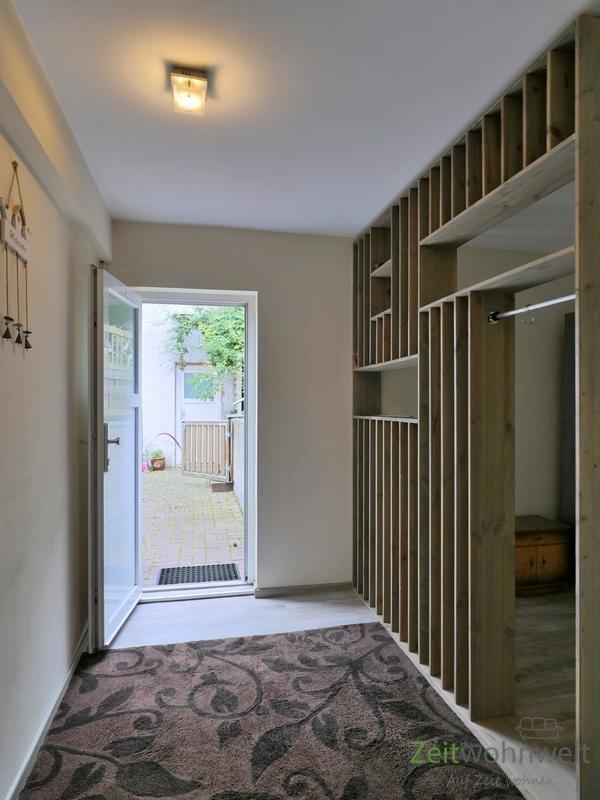Eingangsbereich mit Garderobe