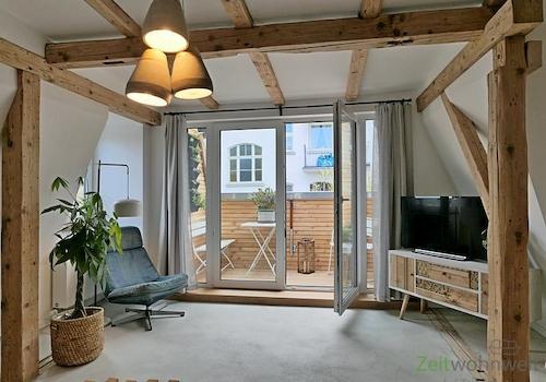 Blick zum Balkon