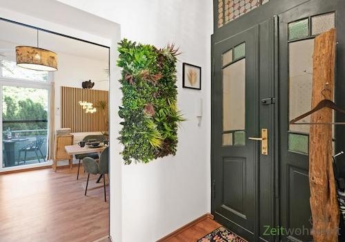 Blick von der Wohnungstür bis zum Balkon