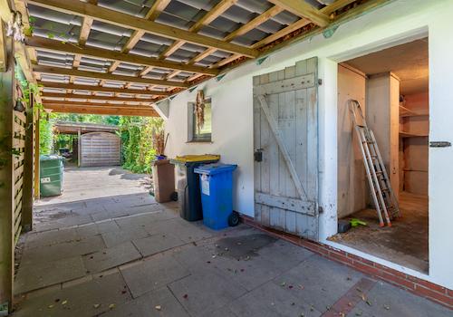 Carport/Zugang Abstellraum 2