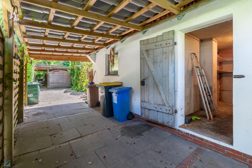 Carport/Zugang Abstellraum 2