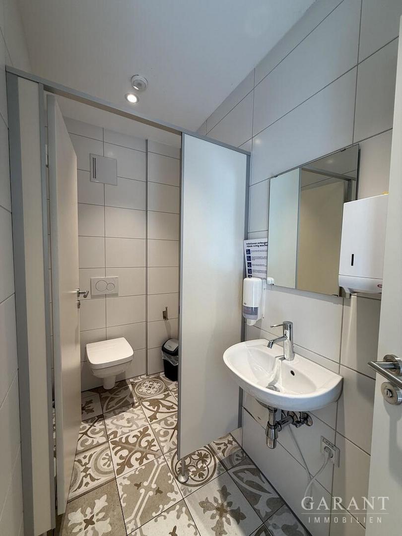 Toilette Ladeneinheit