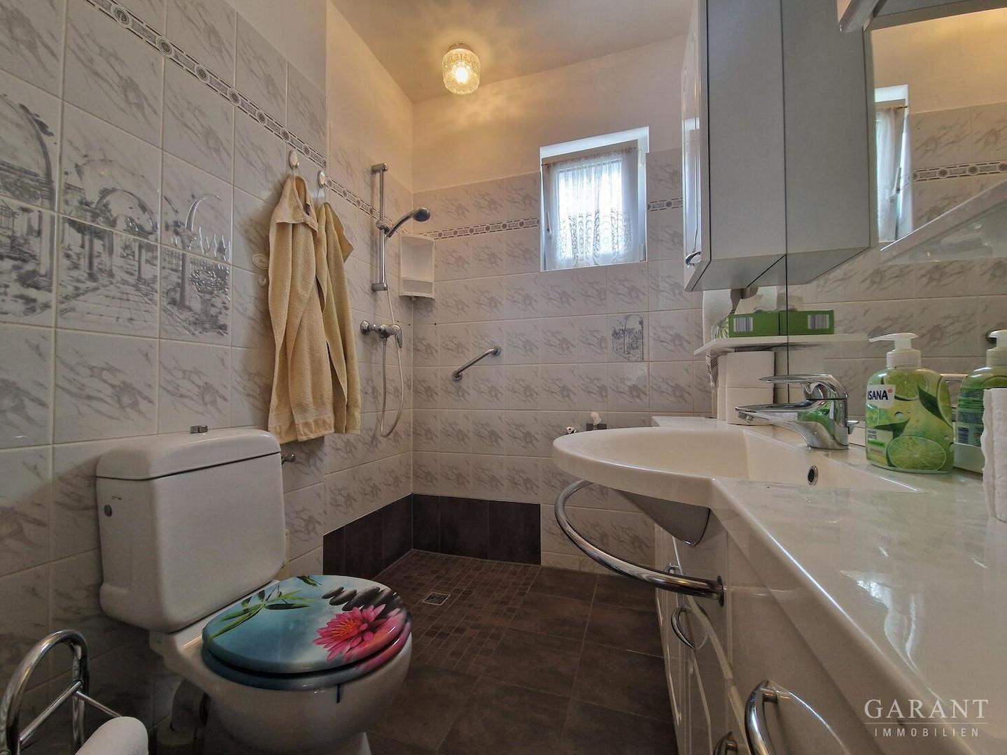 Badezimmer EG