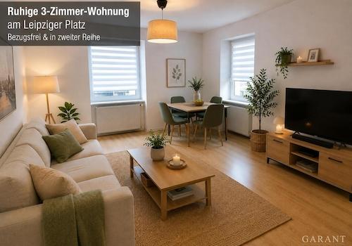 Wohnzimmer staged 