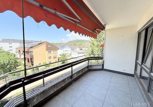 überdachter Balkon