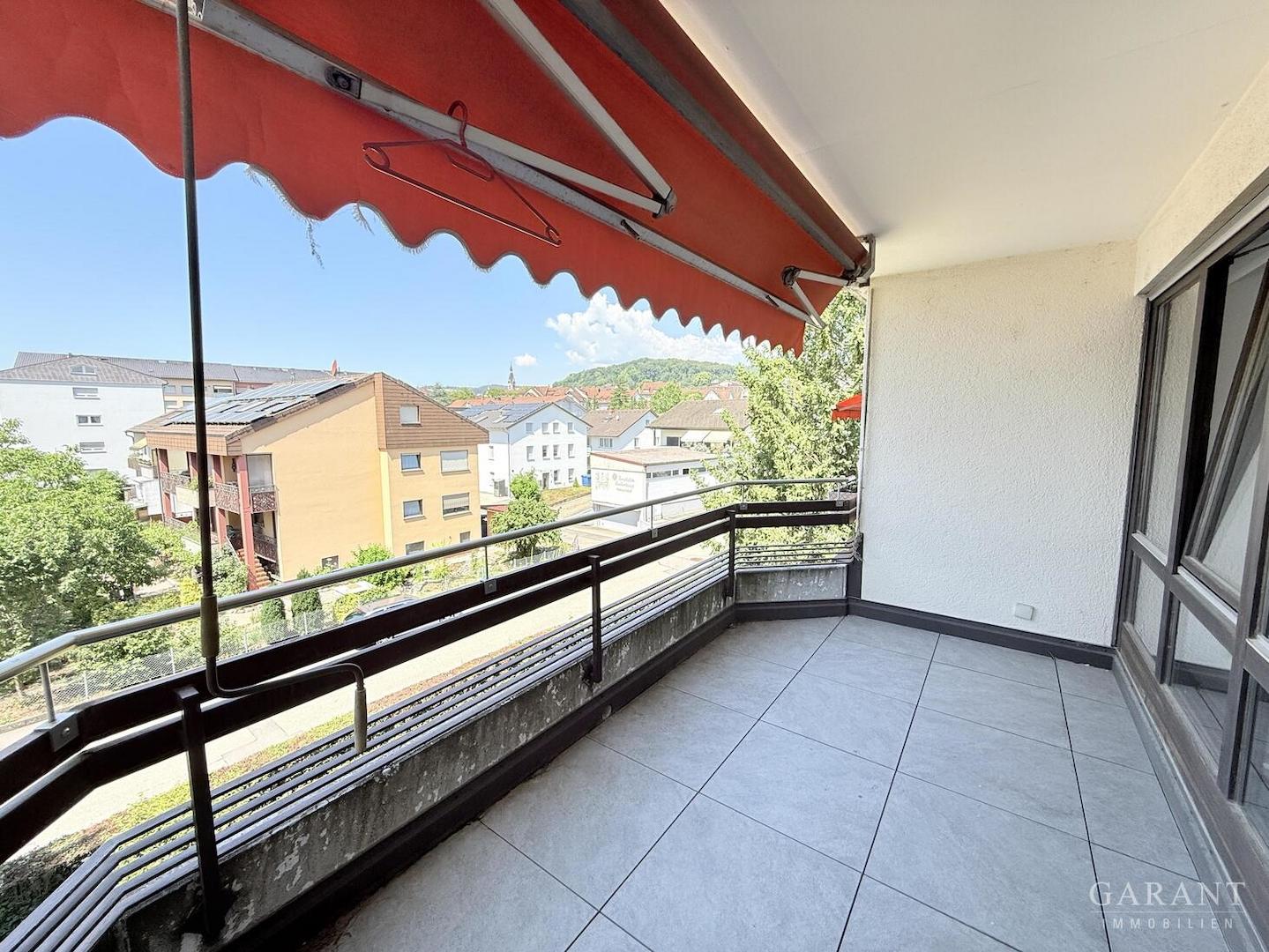 überdachter Balkon