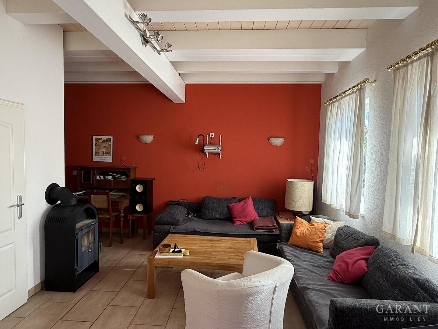 Wohnzimmer mit Ofen