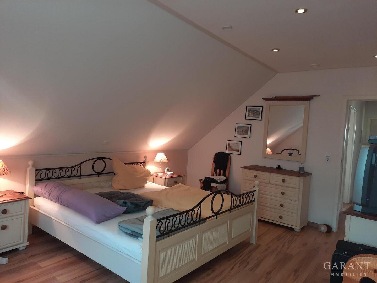 2. Schlafzimmer