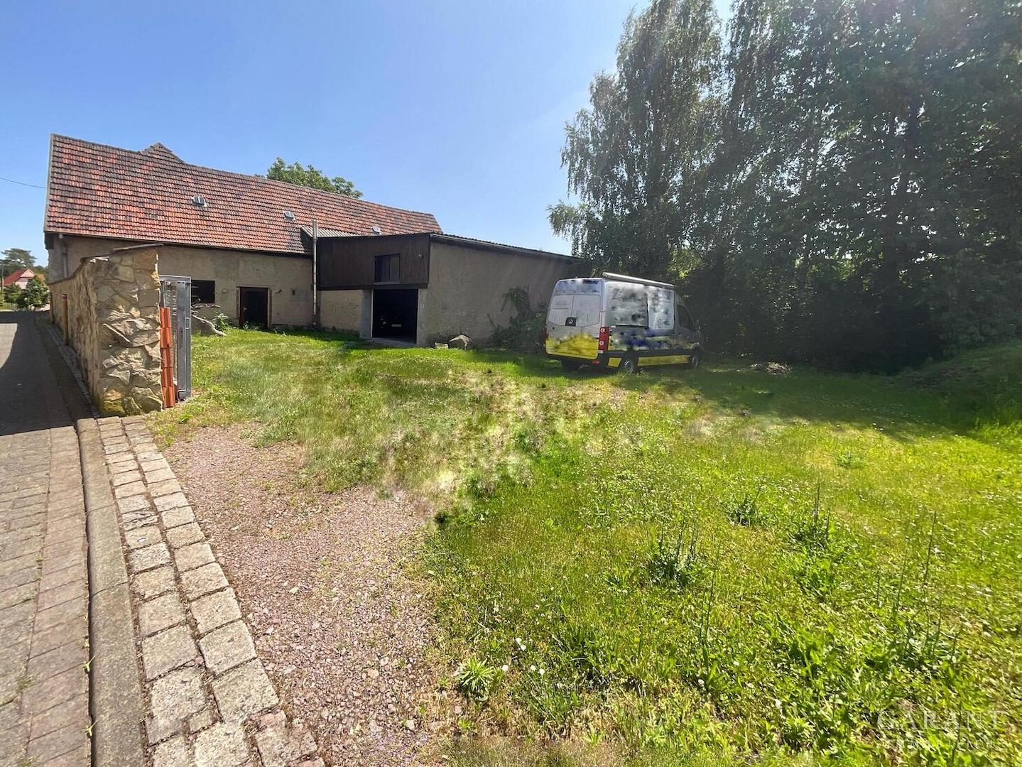Stellfläche PKW + Garageneinfahrt