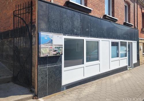 Büro Front