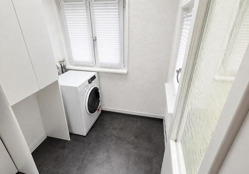 Hauswirtschaftsraum mit Zugang zum Garten WHG 1.OG