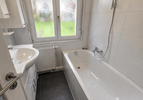 Bad m.Wanne WHG  1.OG rechts