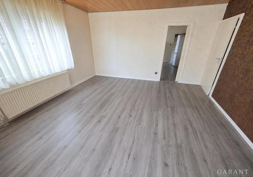 Wohnzimmer WHG 1.OG links  mit Zugang zu Zimmer 2