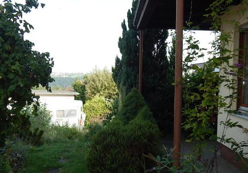 Garten seitlich