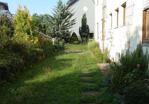 Garten seitlich