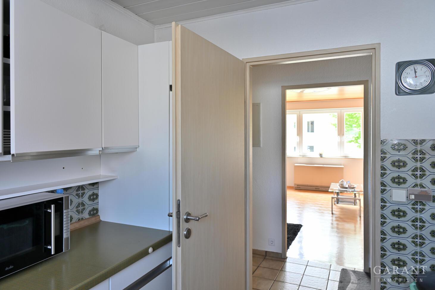 Küche Blick zuim Wohnzimmer