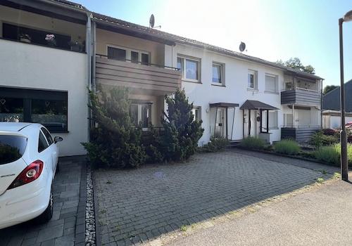 Vorderseite mit Stellplatz