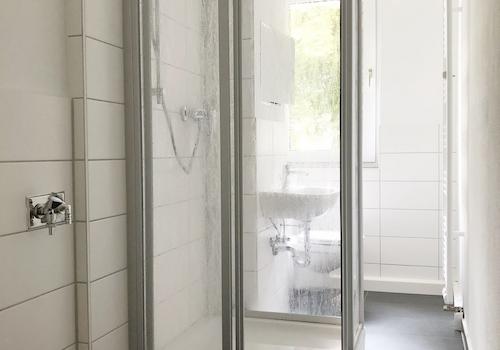 Musterbild Bad mit Dusche
