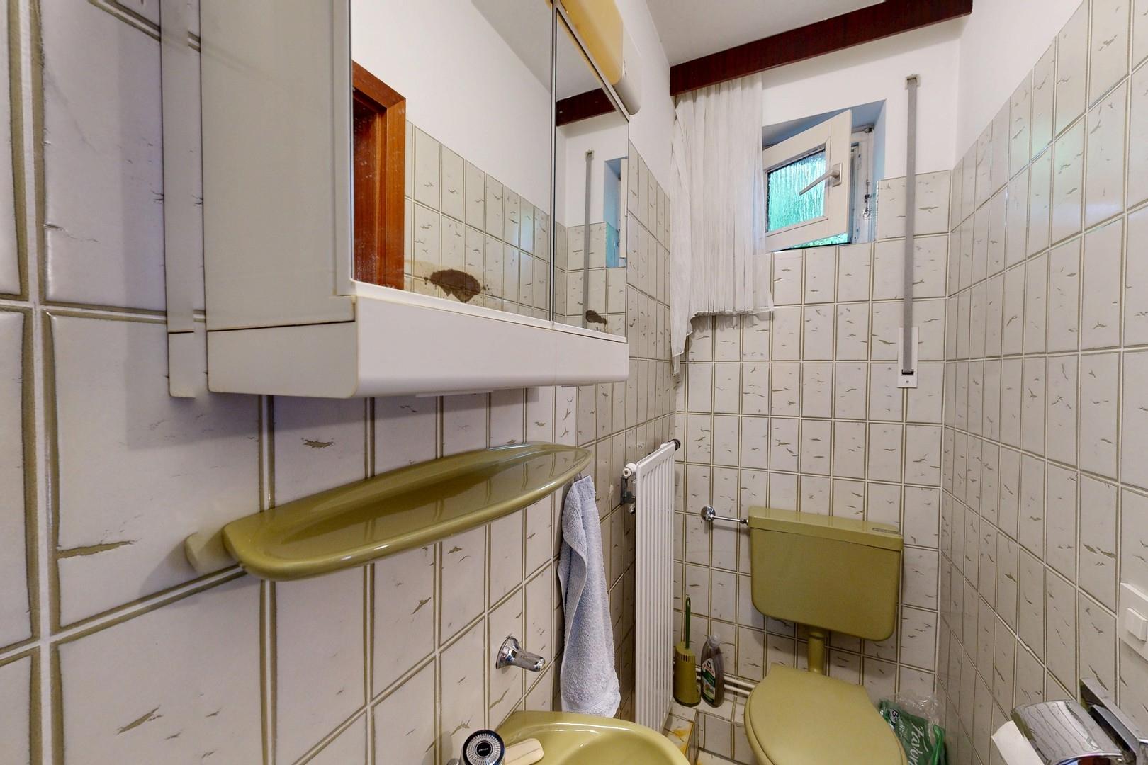 Badezimmer  1 EG