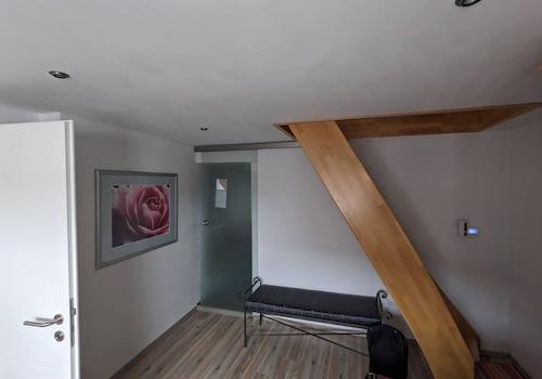 Büro, Blick auf Bad/Treppe DG