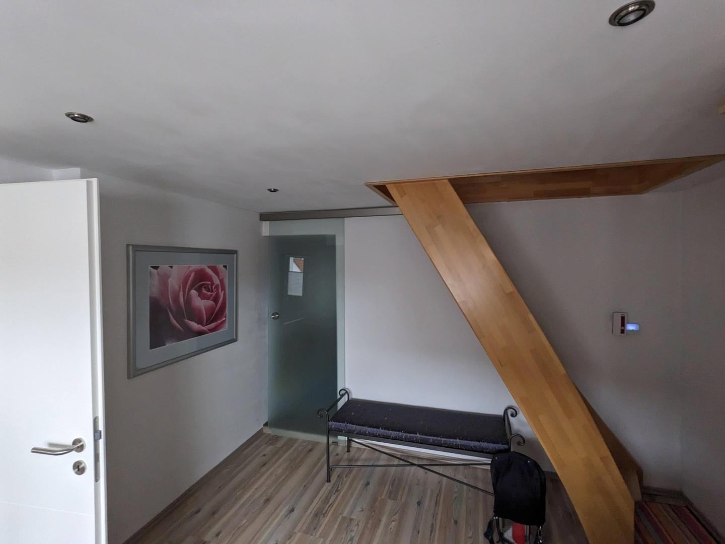 Büro, Blick auf Bad/Treppe DG