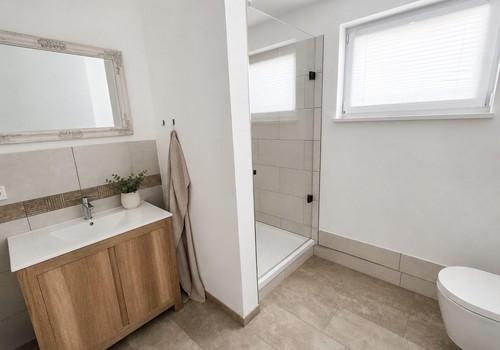 Bad mit Dusche Keller