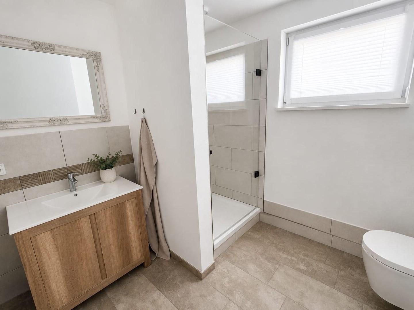 Bad mit Dusche Keller