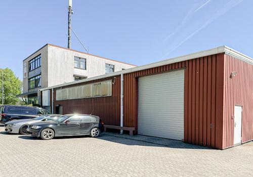 Fahrzeughalle
