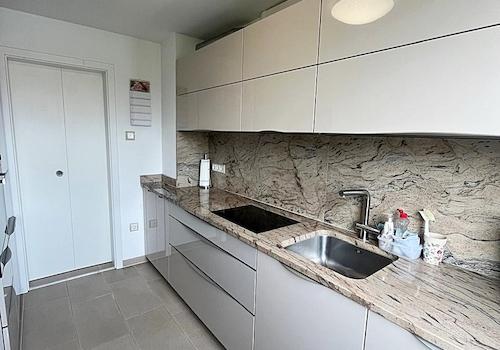 Küche Miele Steinverkleidung