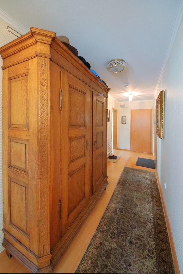Flur mit Schrank
