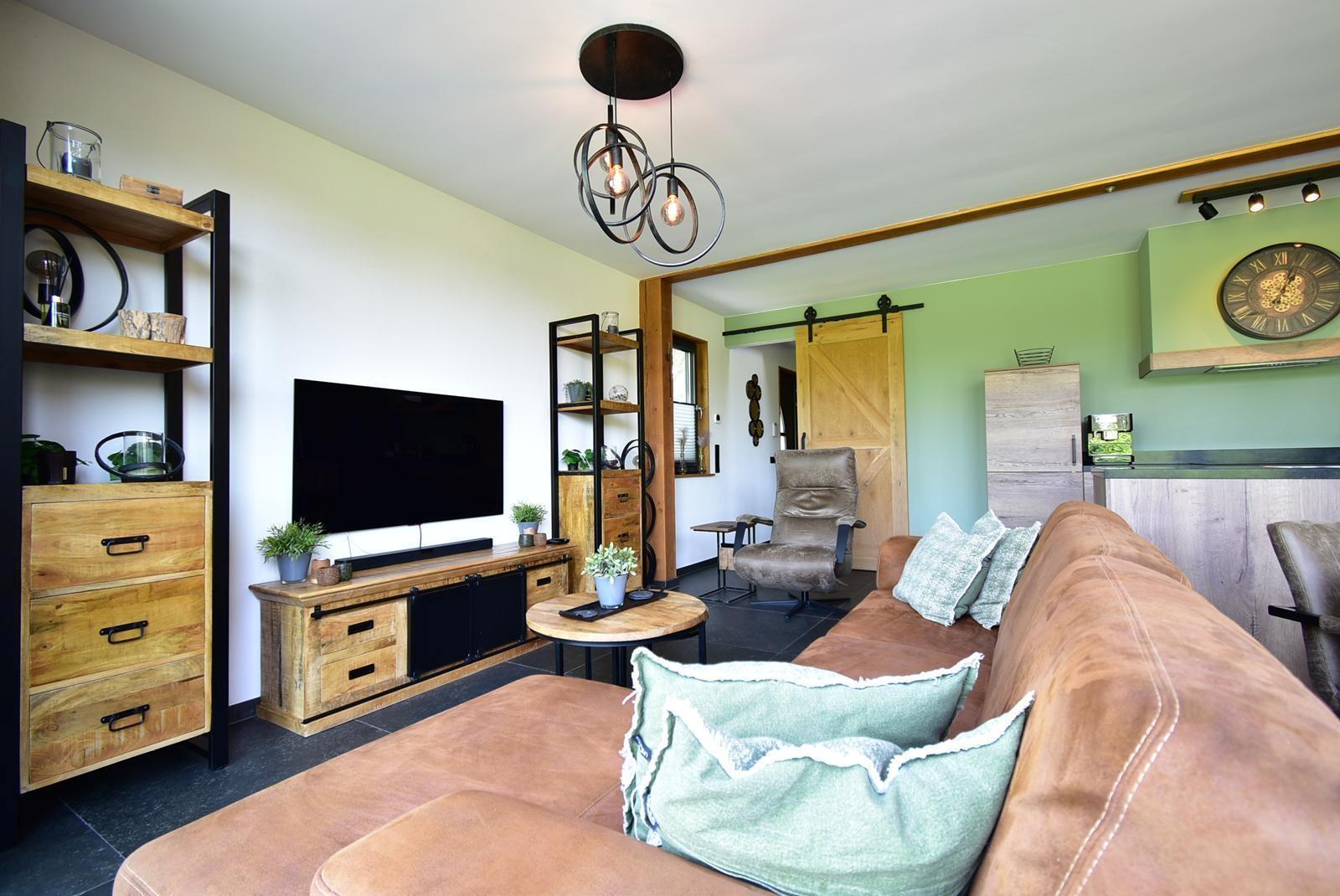 kaufen-freistehende-luxus-ferienvilla-baarle-nassau-wohnzimmer-sitzecke-interieur-recreatieadviseurs-vakantiehuistekoop-nl.jpg