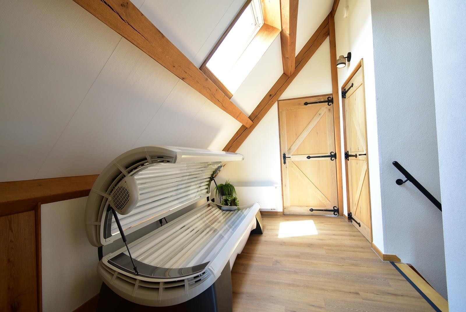 kaufen-freistehende-luxus-ferienvilla-baarle-nassau-badezimmer-2-obergeschoss-dusche-recreatieadviseurs-vakantiehuistekoop-nl.jpg