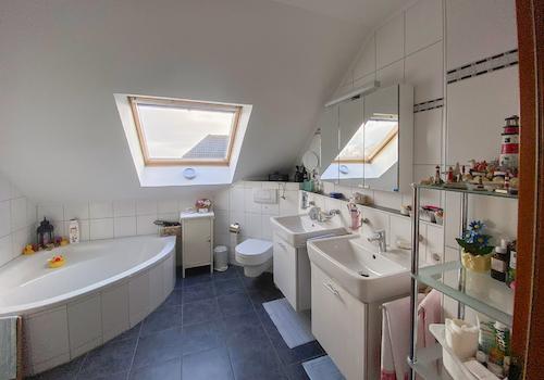 Badezimmer DG