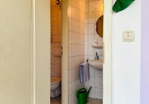 Eins von zwei WC