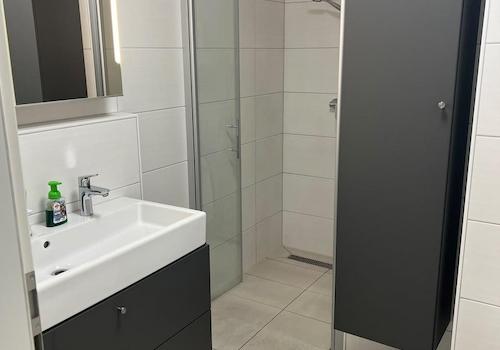 Bad und Dusche