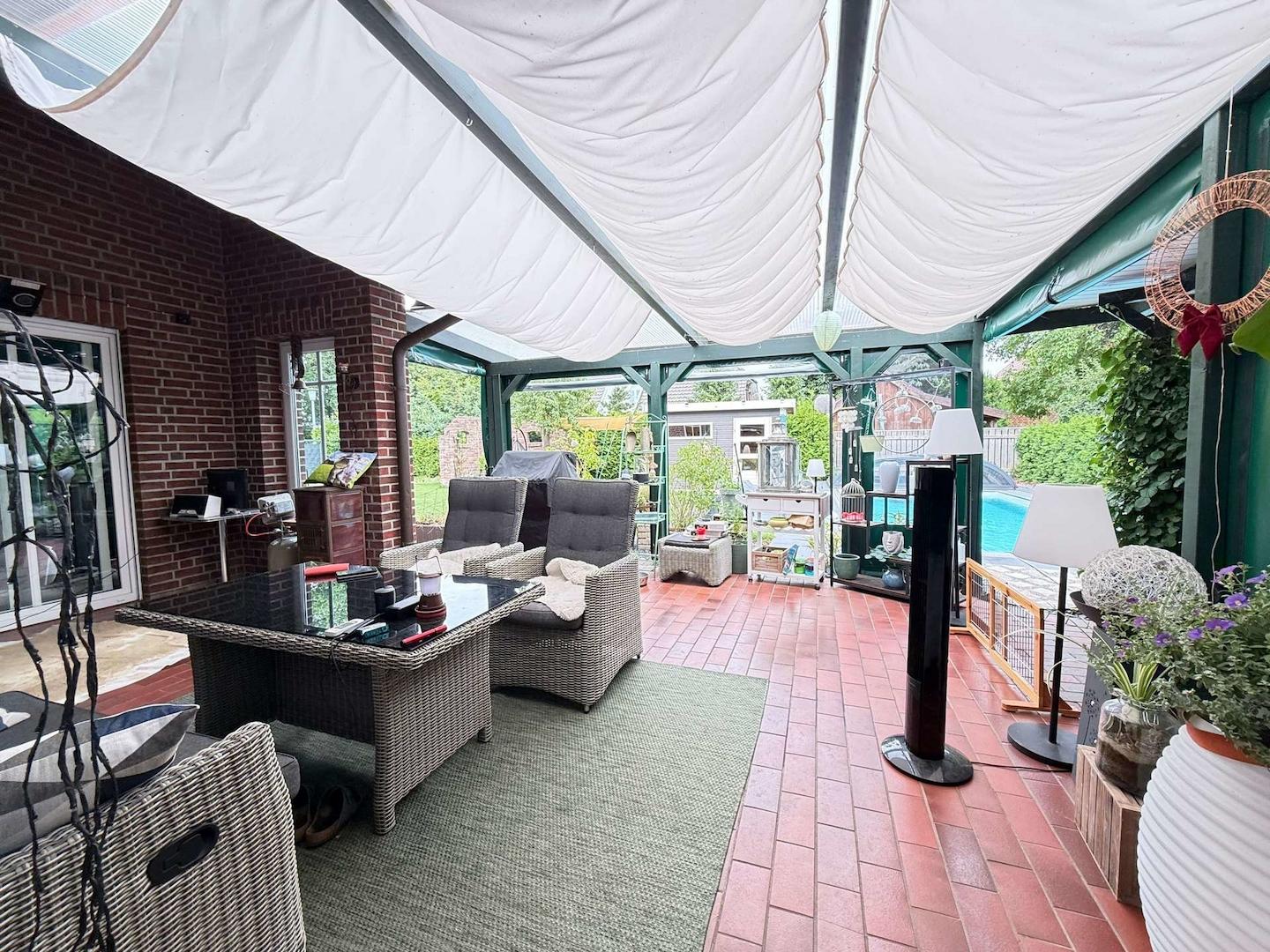 Überdachte Terrasse