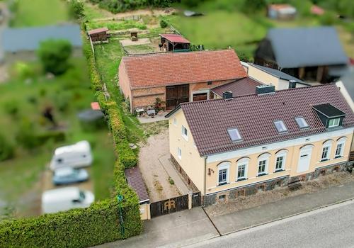Ansicht Hauptgebäude von oben