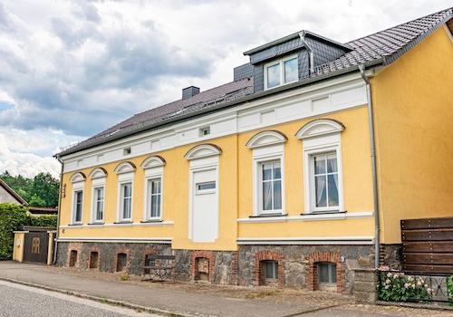 Straßenansicht Front