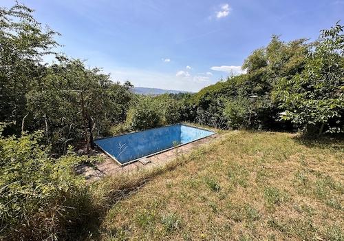 Swimmingpool mittlere Ebene