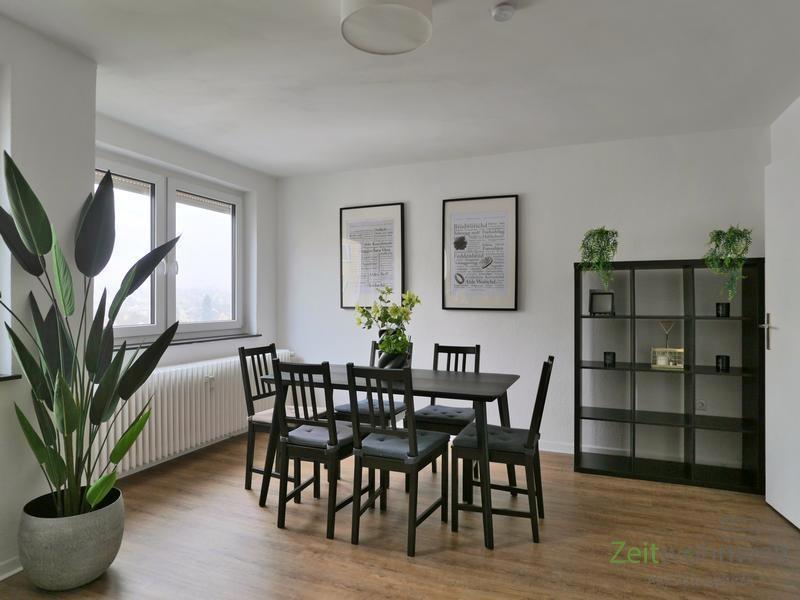 Esstisch im Wohnzimmer