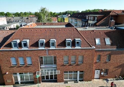 Verklinkerte Immobilie mit Potenzial