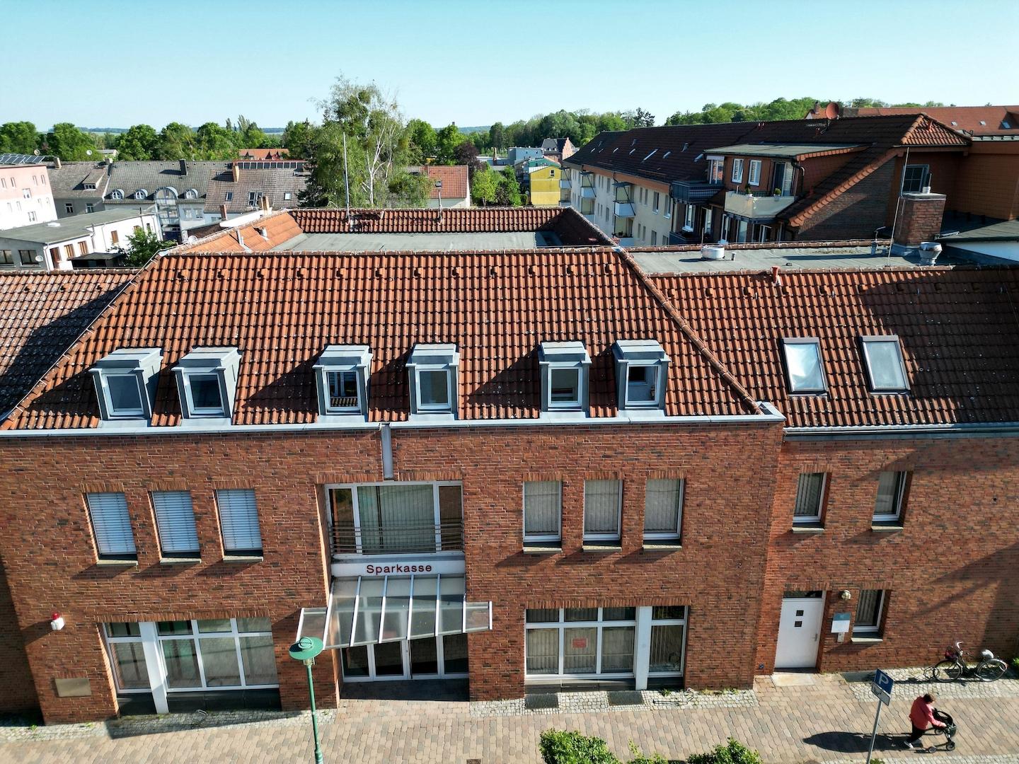 Verklinkerte Immobilie mit Potenzial