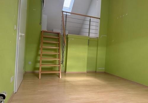 7c_Zimmer Sport Treppe
