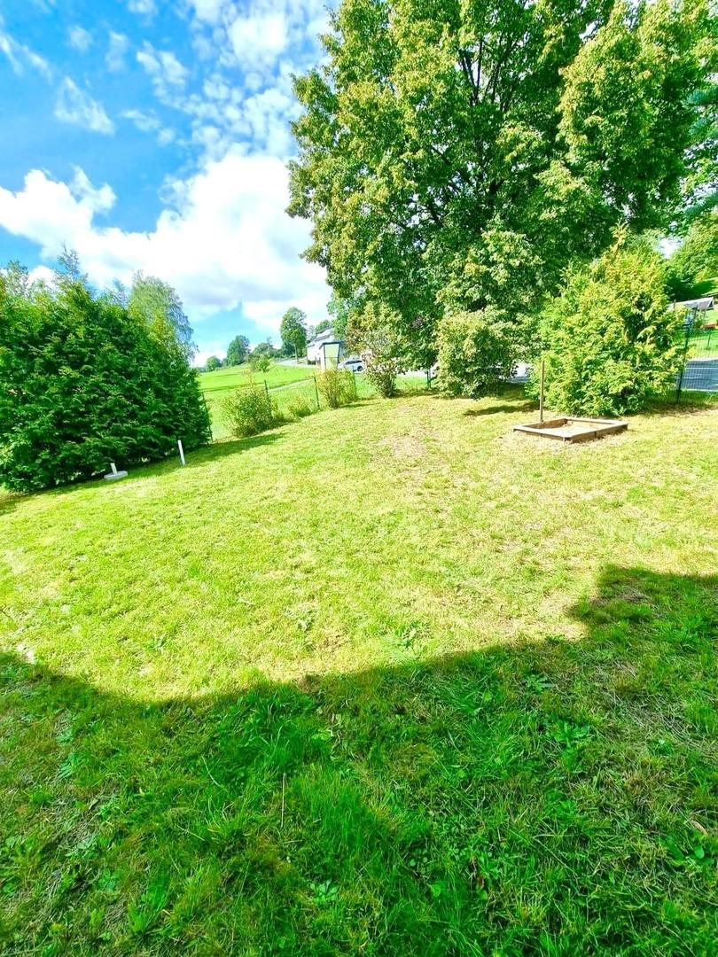Garten mit Rasenfläche