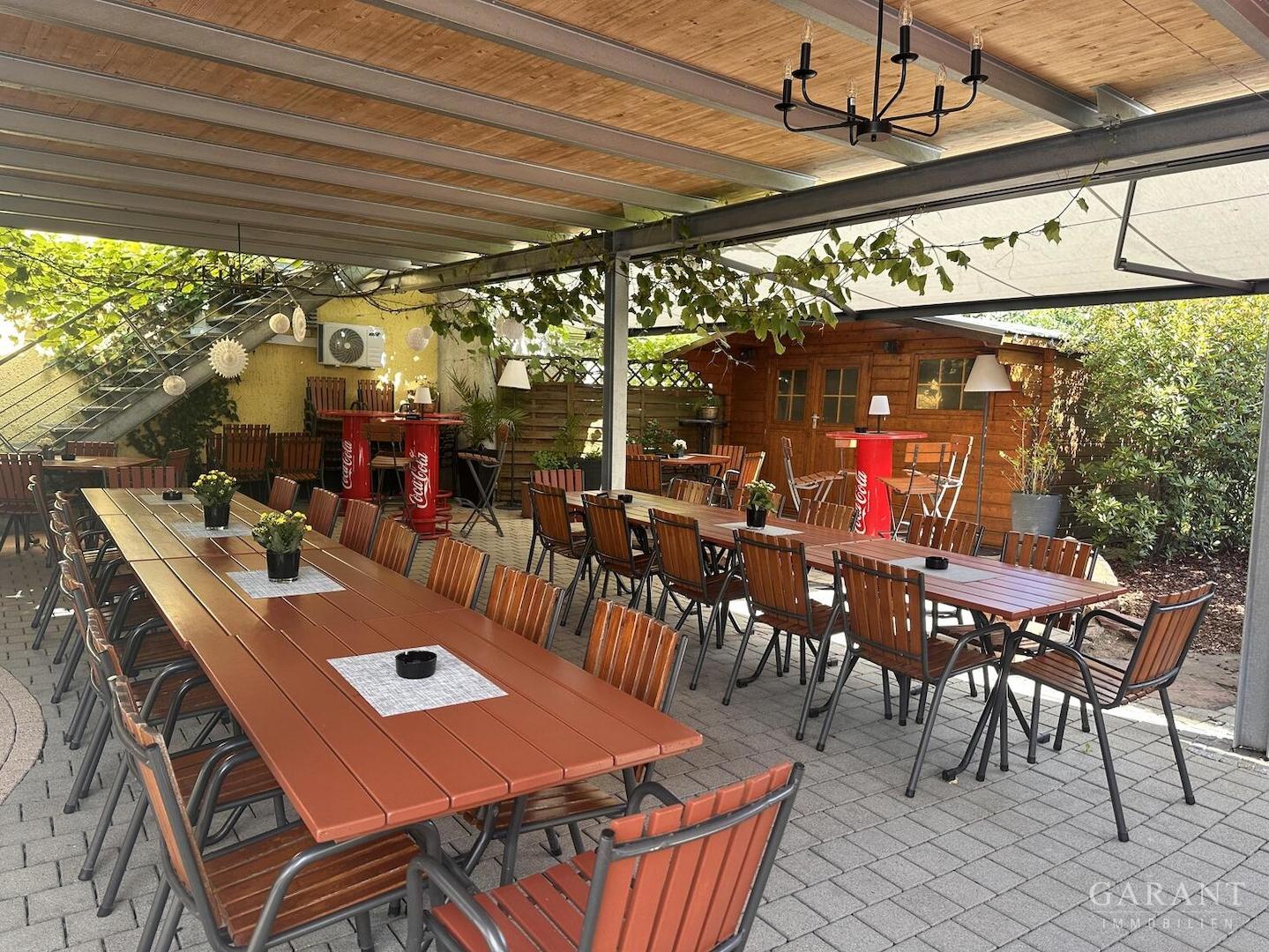 überdachter Bereich Biergarten