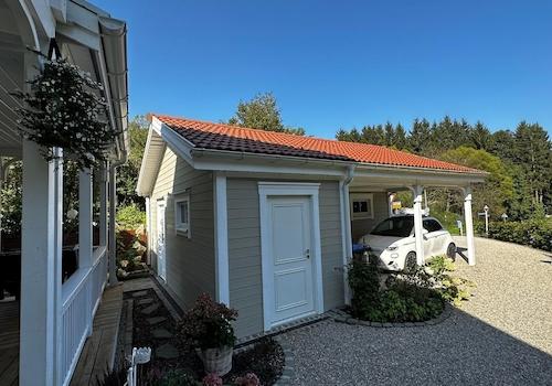 Garage mit Carport